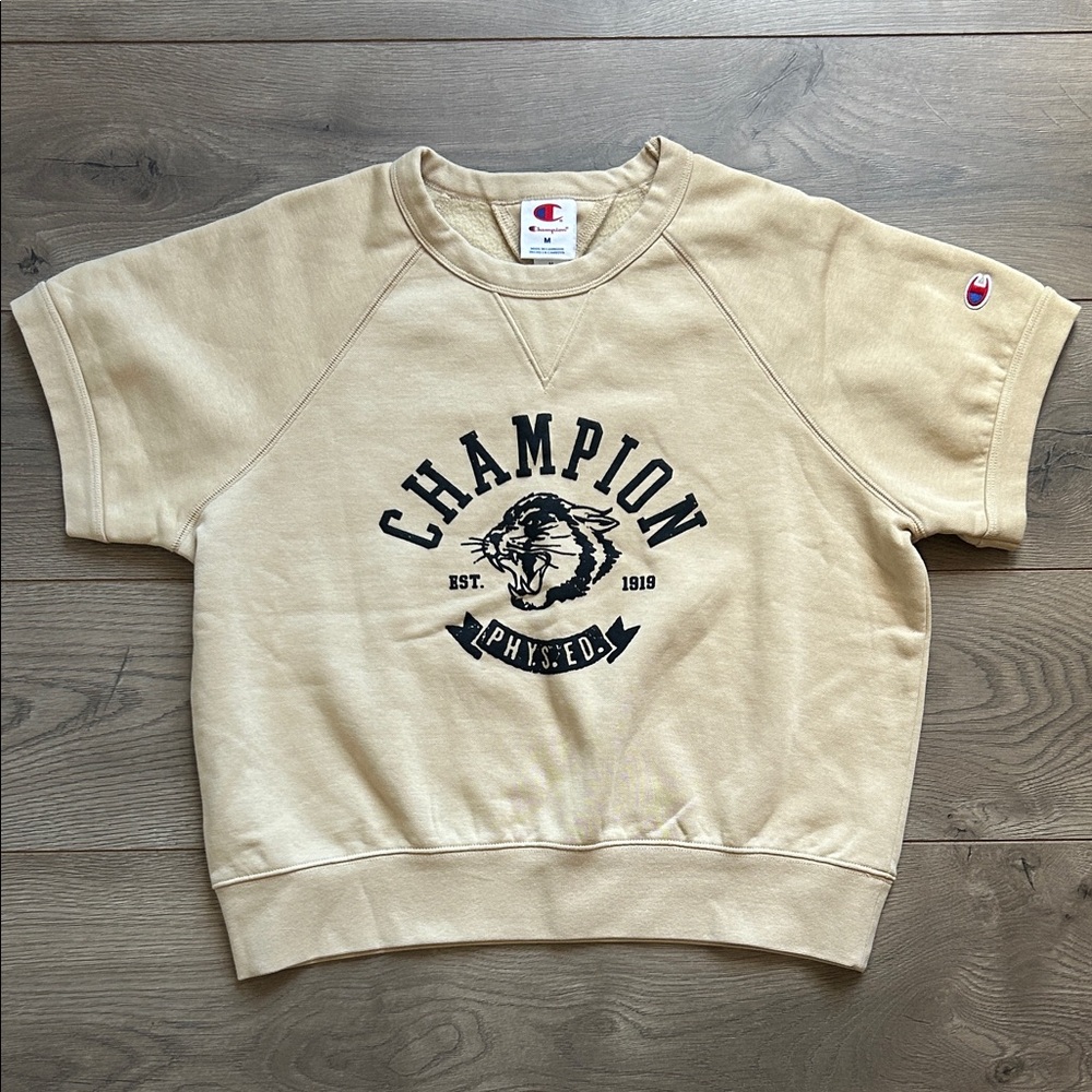 NWOT Champion Cropped Tan Graphic Sweatshirt Medium